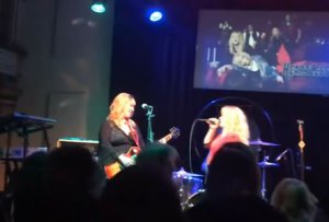 Cover Barracuda live